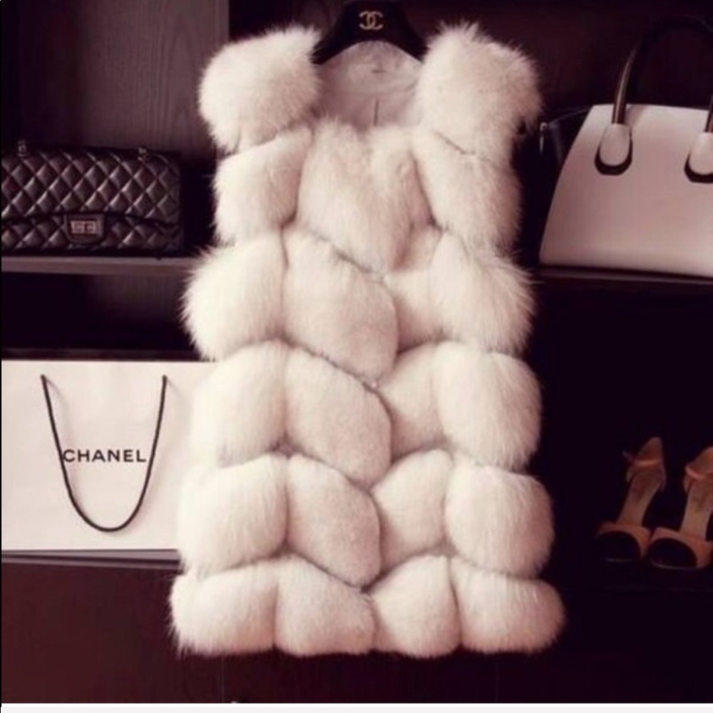 A GIRL SHOULD BE TWO THINGS: CLASSY AND FABULOUS💕